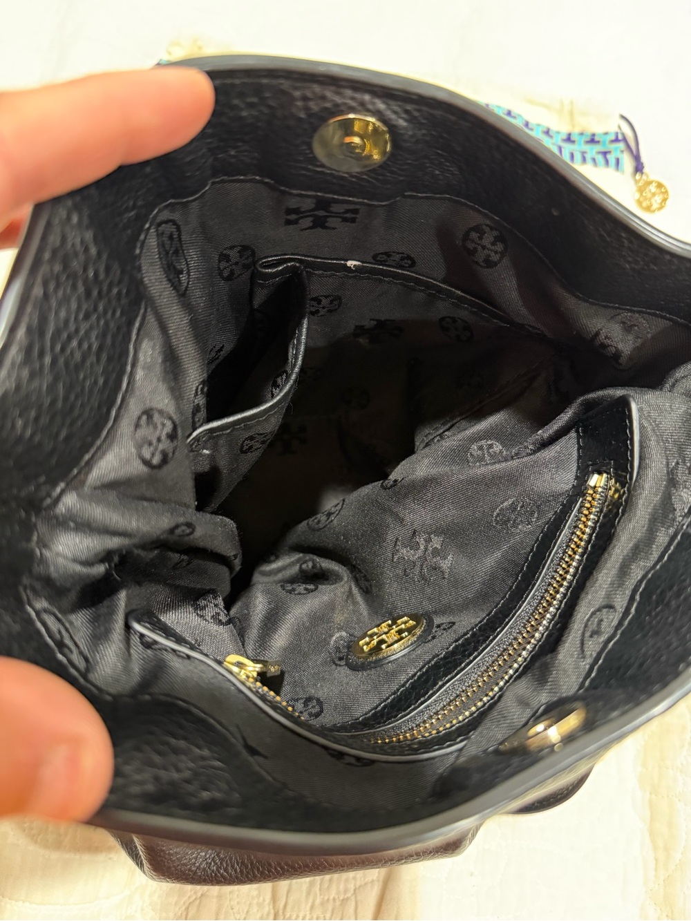 Tory Burch Crossbody Pebble Leather Zip Bag - Picture 2 of 9
